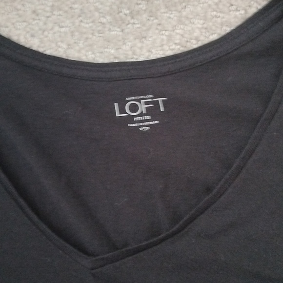 Ann Taylor black tshirts v-neck style - Picture 2 of 8